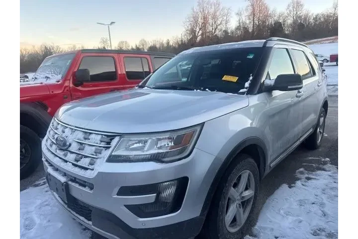 $7940 : Ford Explorer 2016 AWD XLT 4 image 2