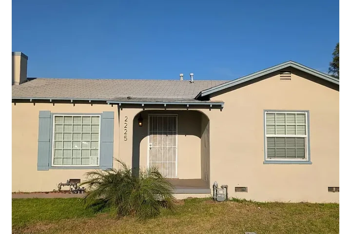 $2499 : West Covina, this Front unit image 1
