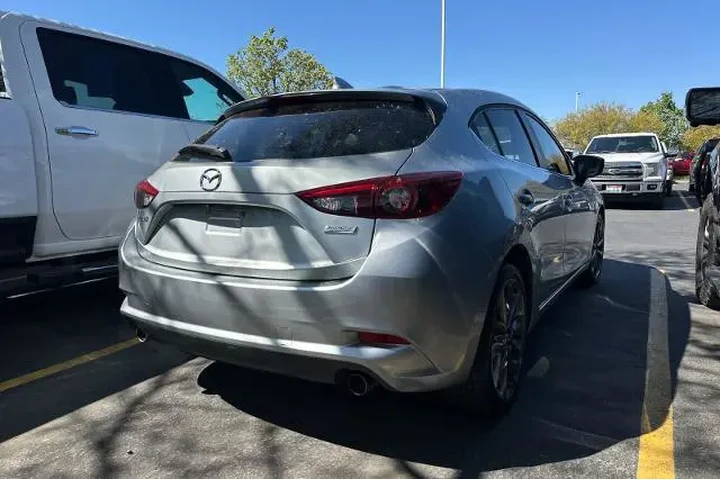 $21995 : Mazda Mazda3 2018 Grand Tour image 4