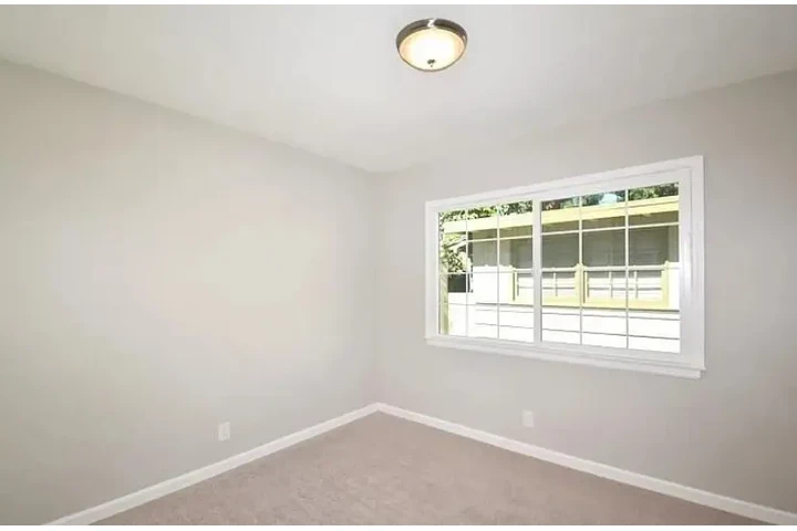 $2500 : 3Bed/2Bath House in Koreatown image 5
