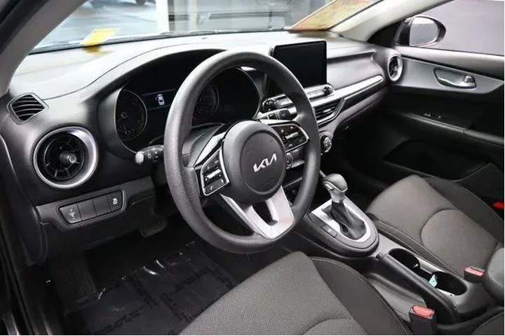 $16991 : Kia Forte 2023 LX 4dr Sedan image 10