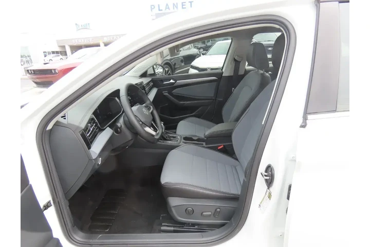 $23999 : Volkswagen Jetta 2025 SE 4dr image 6