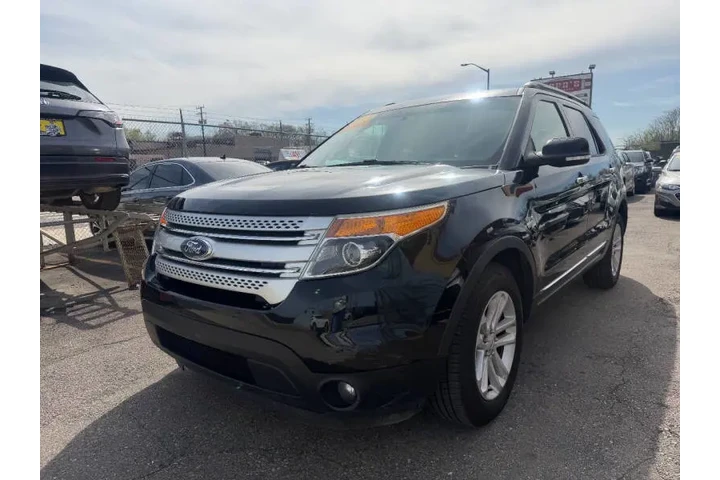 $12995 : 2015 Explorer XLT image 3