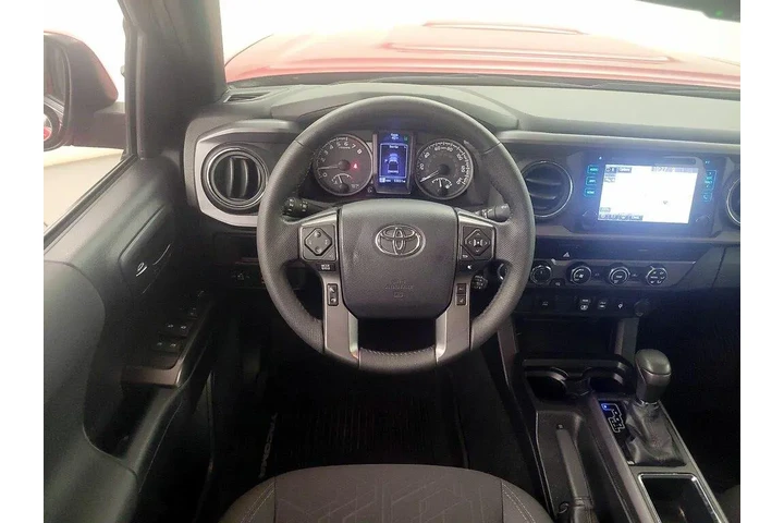 $33998 : Toyota Tacoma 2019 4x4 TRD S image 10