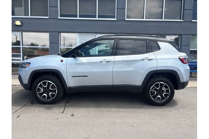 $24995 : 2025 Compass Trailhawk 4x4 image 9
