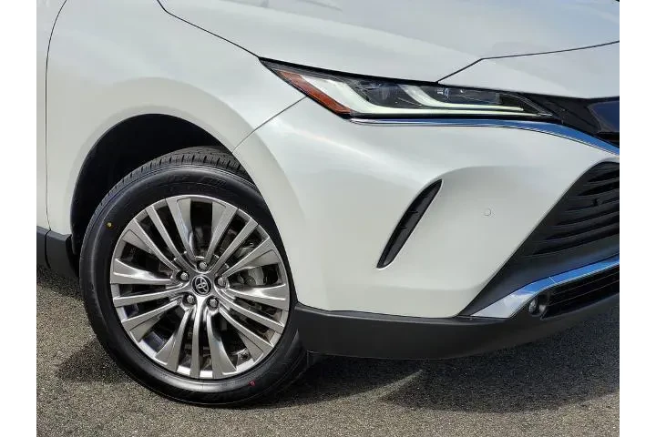 $35200 : Toyota Venza 2024 AWD LE 4dr image 9