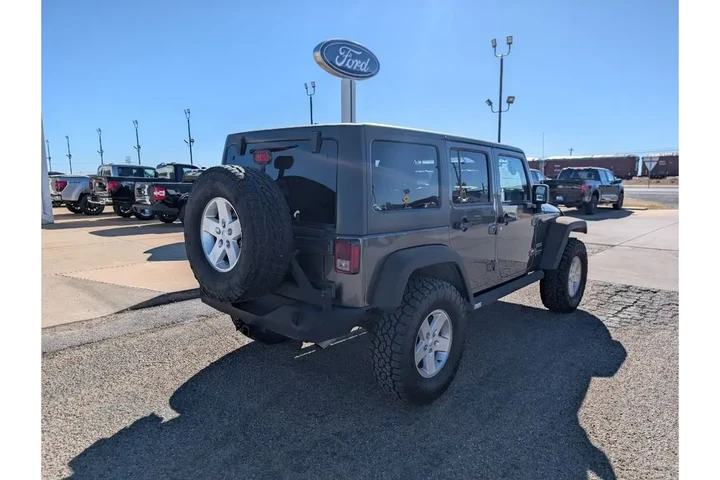$23750 : Jeep Wrangler JK Unlimited 2 image 3