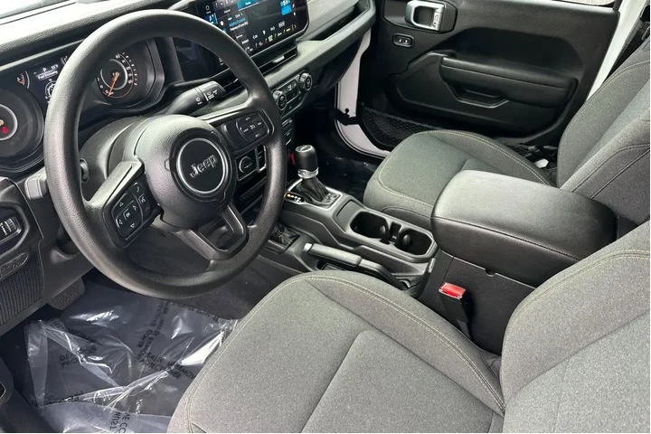 $39997 : Jeep Gladiator 2025 4x4 Big image 9