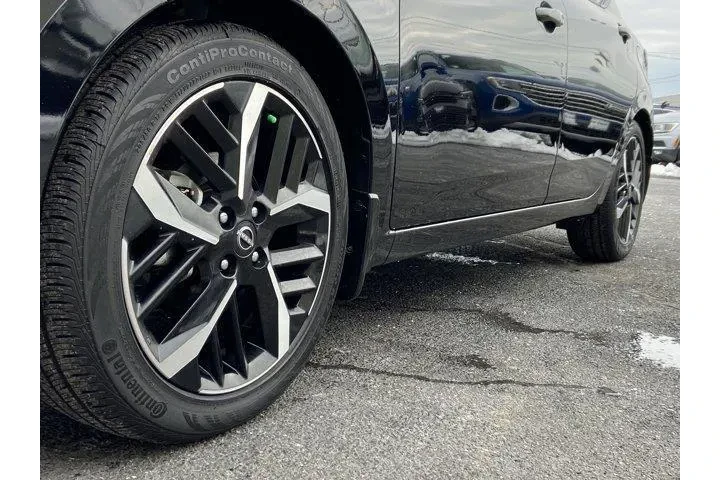 $17626 : Nissan Versa 2025 SR 4dr Sed image 9