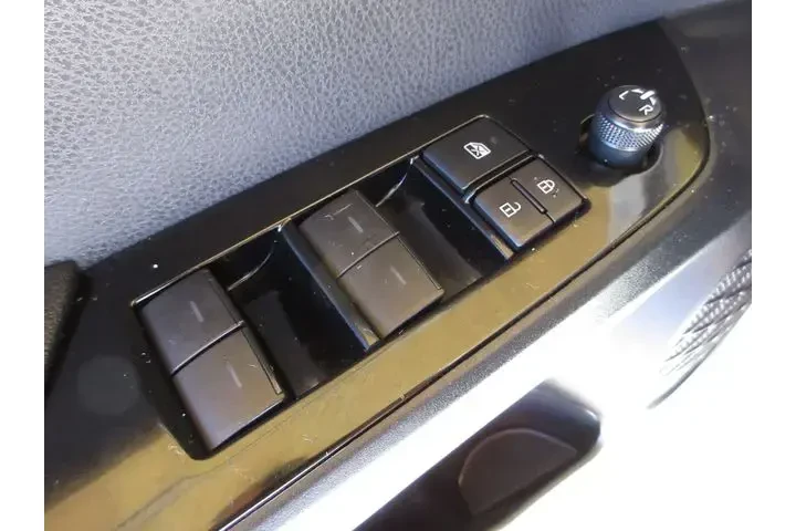 $18999 : Toyota Prius 2019 L Eco 4dr image 10