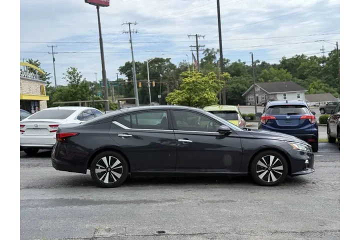 $13995 : 2019 Altima 2.5 SL image 5