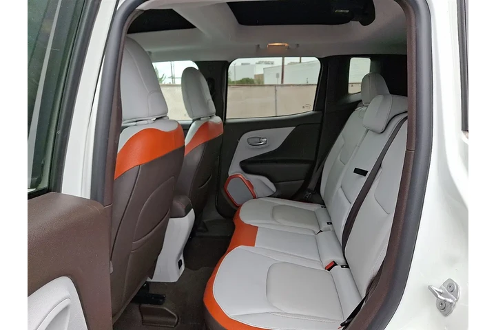 $17300 : 2017 Renegade Limited 4WD image 10