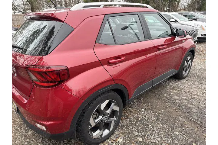 $17916 : Hyundai VENUE 2023 SEL 4dr C image 6