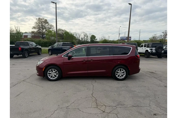 $6980 : 2017 Pacifica Touring FWD image 5