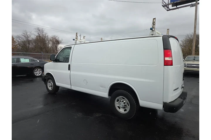 $16995 : 2017 Express 2500 Cargo image 3