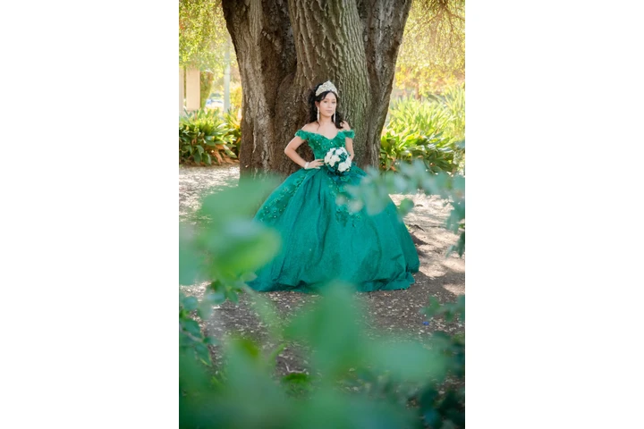 UNIQUE PHOTO AND VIDEO image 10