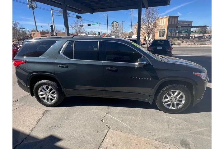 2020 Traverse LT Cloth AWD image 4