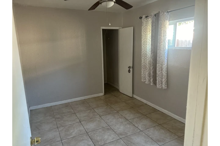 $700 : RENTO CUARTO ACCESIBLE image 2