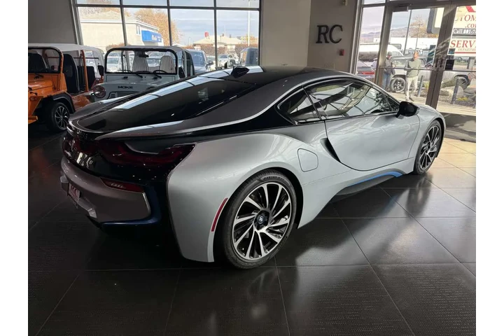 $52910 : 2014 i8 image 6