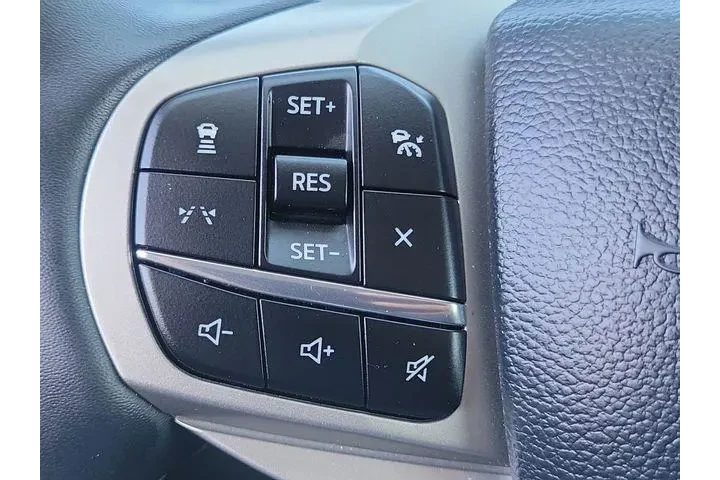 $39810 : Ford Explorer 2026 Active 4d image 8