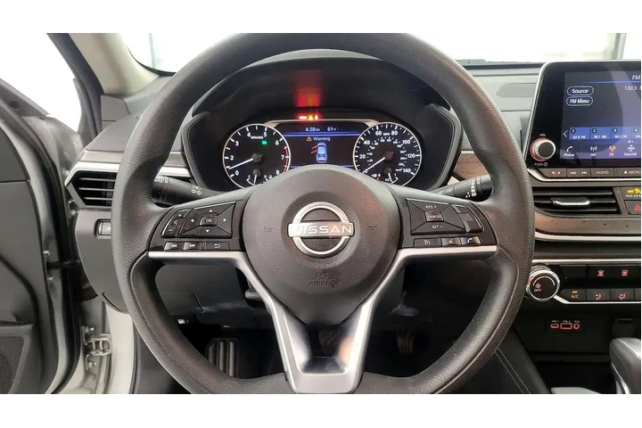 $18998 : Nissan Altima 2023 2.5 SV 4d image 10