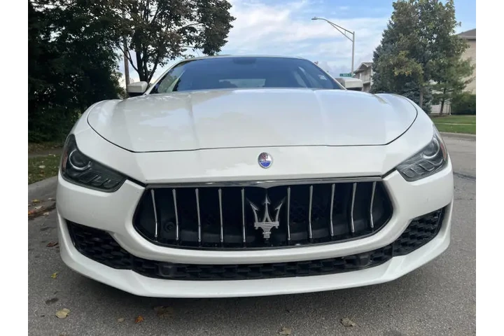 $15991 : 2018 Ghibli S image 3