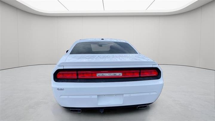 2014 Challenger SXT image 7