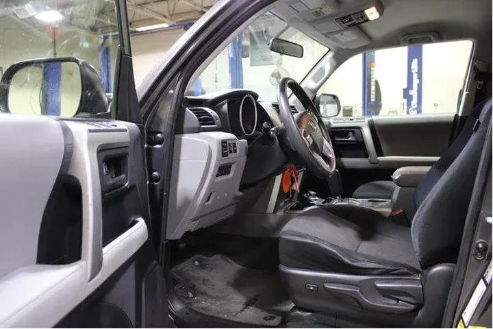 $15987 : Toyota 4Runner 2013 4x4 SR5 image 3