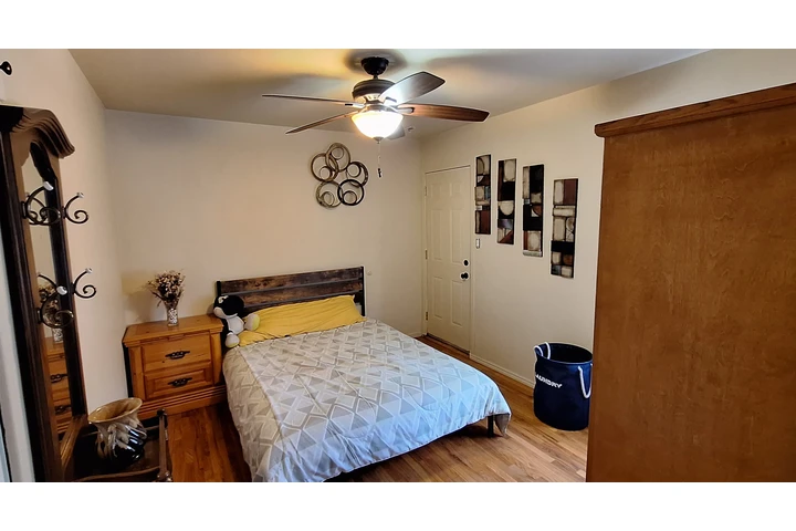 $1800 : Acogedora Guest House-Reseda image 6