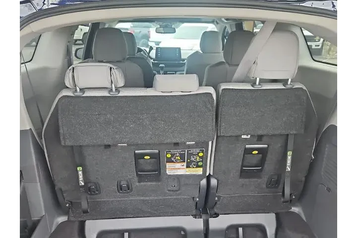 $37500 : Toyota Sienna 2024 LE 8-Pass image 9