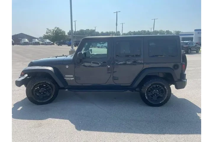 $17500 : Jeep Wrangler JK Unlimited 2 image 6