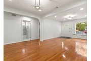$2400 : Nice 3Bedroom House in LA thumbnail