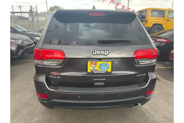 2017 Grand Cherokee Laredo image 7