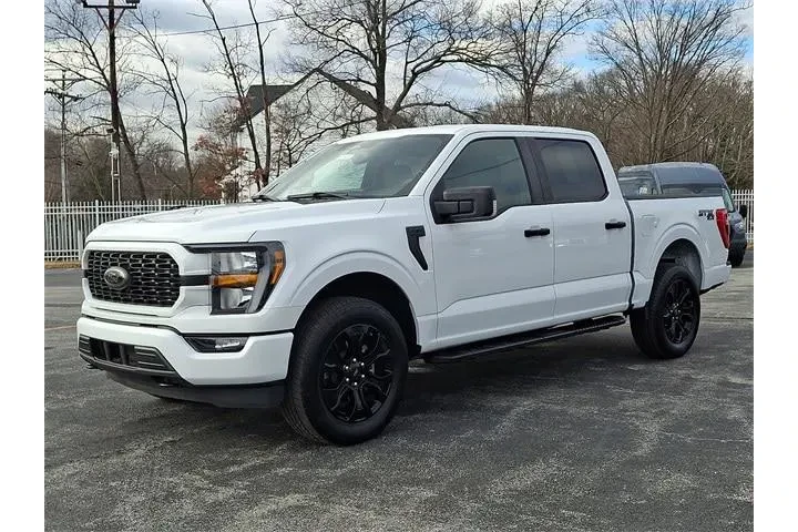 $36230 : Ford F-150 2023 4x4 XL 4dr S image 3