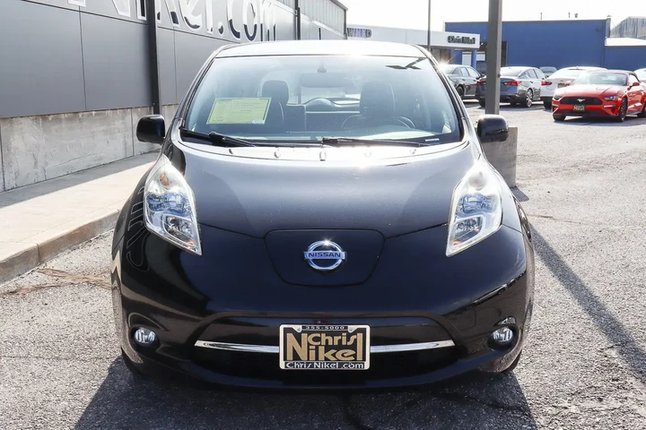 $7349 : 2017 LEAF SL image 2