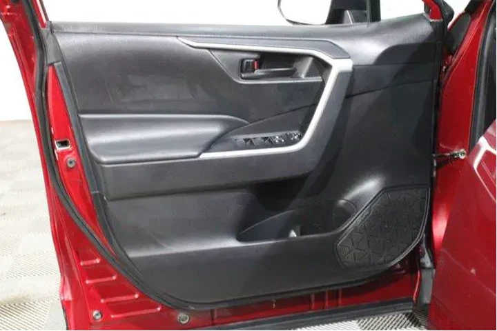 $29998 : Toyota RAV4 2023 LE 4dr SUV image 6