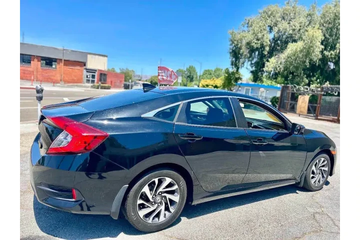 $17995 : 2018 Civic EX image 8