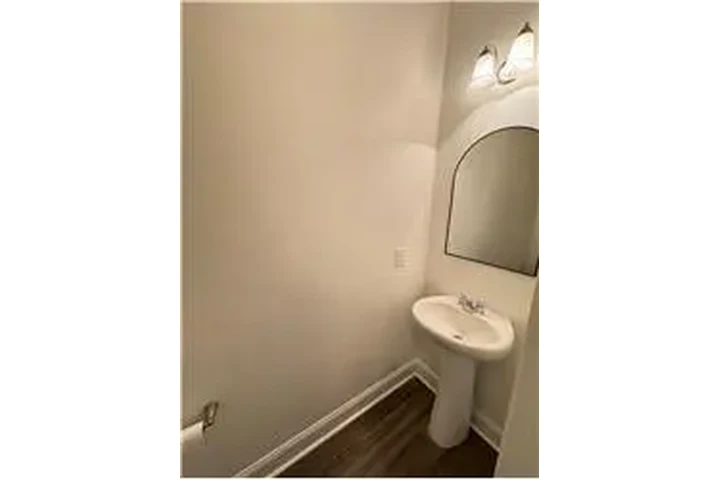 $2150 : Rental property with 3 bedro image 3