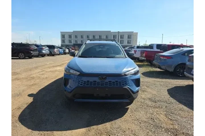 $37900 : Toyota Corolla Cross Hybrid image 2