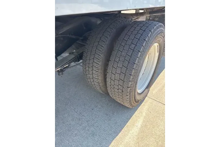 $34800 : Ford E-Series 2024 E-350 SD image 9