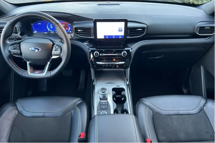 $36998 : Ford Explorer 2022 AWD ST 4d image 3