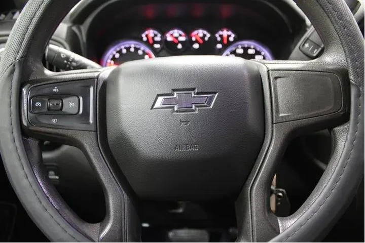 $32982 : Chevrolet Silverado 1500 202 image 8