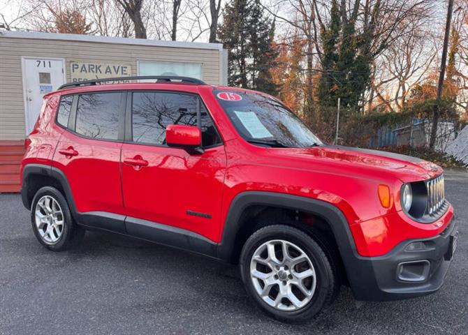 $9995 : 2015 Renegade Latitude image 1