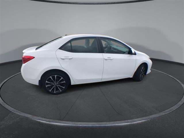 $19600 : PRE-OWNED 2018 TOYOTA COROLLA image 9
