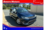 $11499 : 2017 Pacifica Touring-L thumbnail
