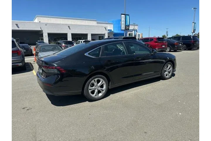 $26998 : Honda Accord 2024 LX 4dr Sed image 3