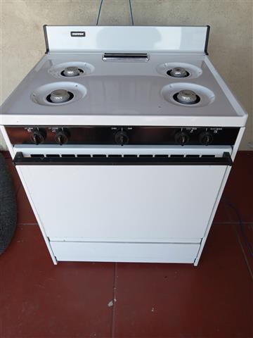 $100 : White gas stove for sale image 5