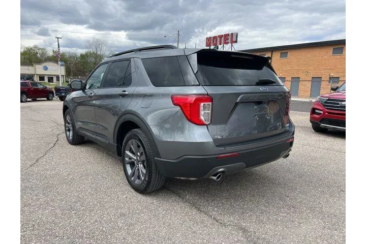 $37615 : Ford Explorer 2024 AWD XLT 4 image 6