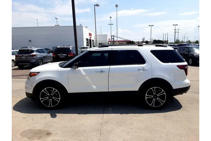 $11990 : 2013 Explorer Sport image 9