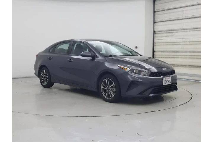 $18998 : Kia Forte 2023 LXS 4dr Sedan image 1